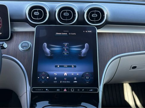 Used 2025 Mercedes-Benz C 300 4MATIC Sedan image 30