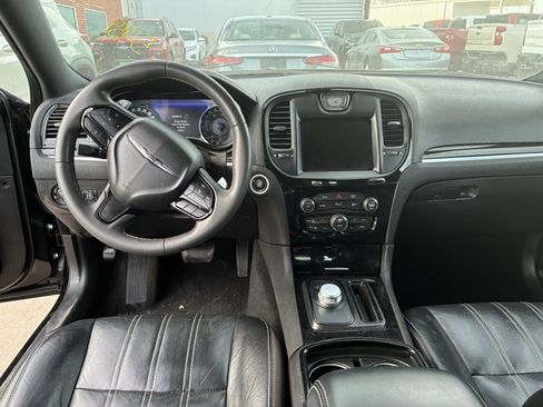Used 2023 Chrysler 300 S image 4