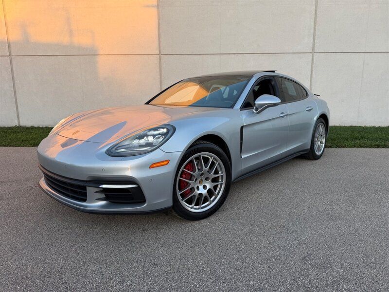 Used 2017 Porsche Panamera 4 AWD/4WD image 1