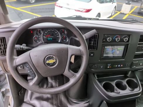 Used 2021 Chevrolet Express 2500 w/ Driver Convenience Package RWD image 19