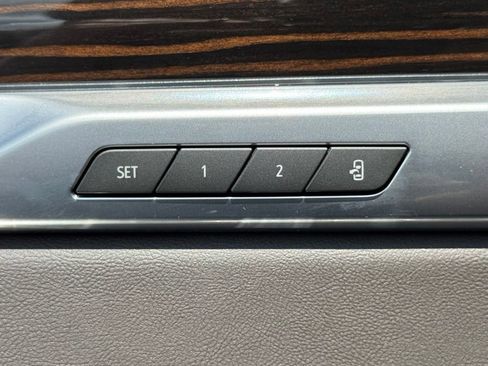Certified 2026 Cadillac Escalade Luxury w/ LPO, Radiant Package AWD/4WD image 18