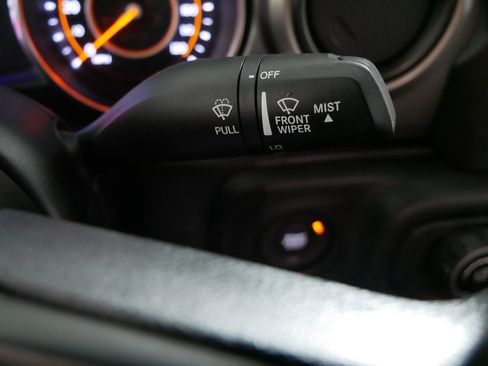 Used 2021 Jeep Gladiator Sport image 32