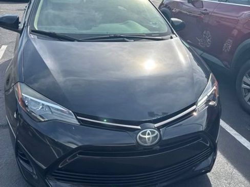 Used 2017 Toyota Corolla LE FWD image 13