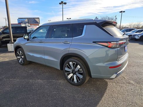 New 2026 Mitsubishi Outlander SEL image 8