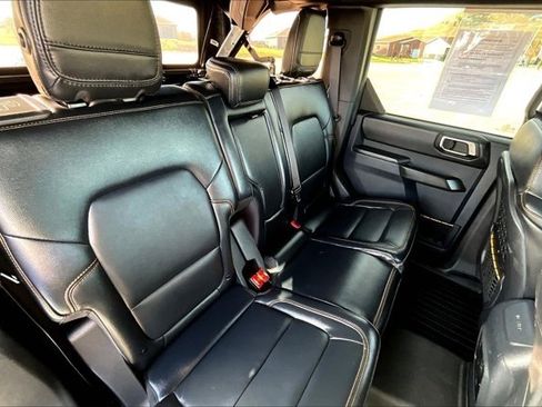 Used 2024 Ford Bronco Badlands image 25