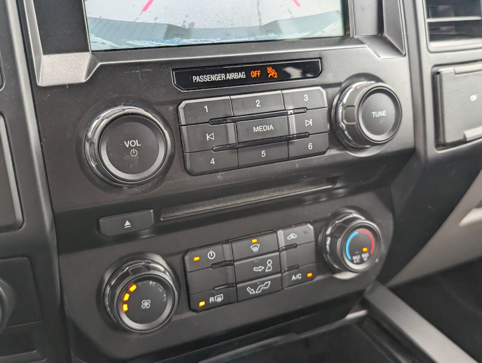 Used 2017 Ford F150 XL w/ Equipment Group 101A Mid AWD/4WD image 18