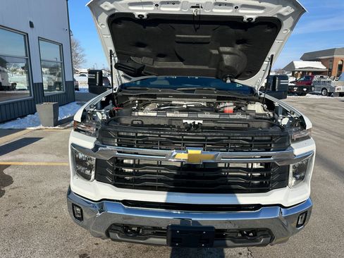 Used 2024 Chevrolet Silverado 3500 LT w/ Convenience Package image 34
