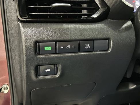 Used 2024 Nissan Sentra SV FWD image 20