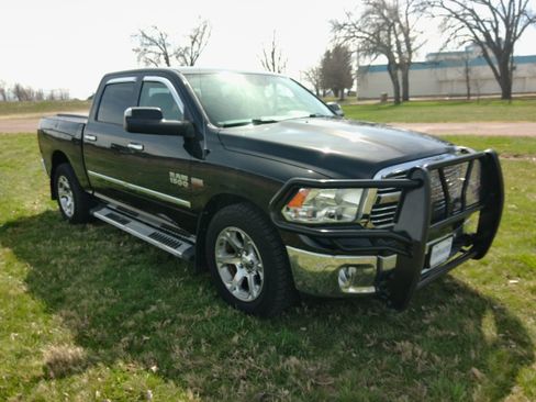 Used 2017 RAM 1500 Big Horn AWD/4WD image 2