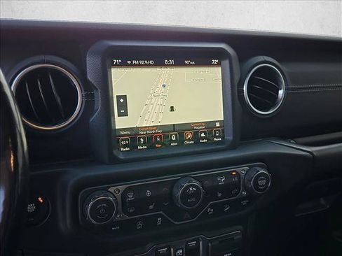 Used 2019 Jeep Wrangler Unlimited Sahara AWD/4WD image 15