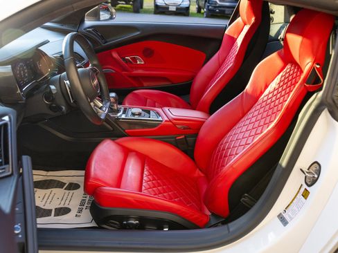 Used 2018 Audi R8 V10 plus image 34