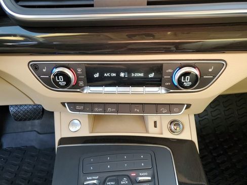 Used 2020 Audi Q5 2.0T Premium w/ Convenience Package image 39