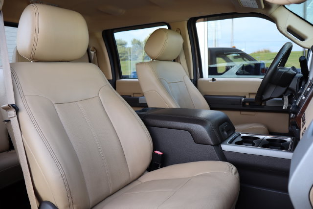 Used 2015 Ford F350 Lariat w/ Lariat Interior Package AWD/4WD image 39