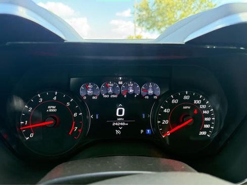 Used 2019 Chevrolet Camaro ZL1 RWD image 7