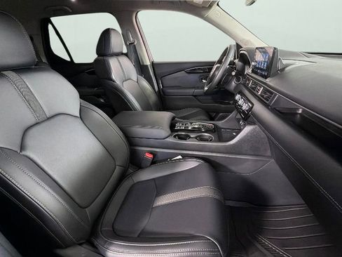 Used 2025 Honda Pilot EX-L image 32