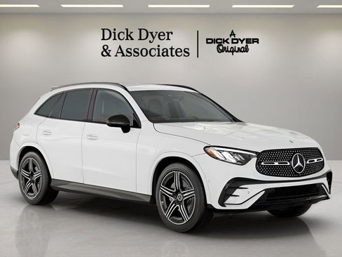 Used 2025 Mercedes-Benz GLC 300 4MATIC image 37