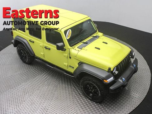 Used 2023 Jeep Wrangler Unlimited w/ Cold Weather Group AWD/4WD image 3
