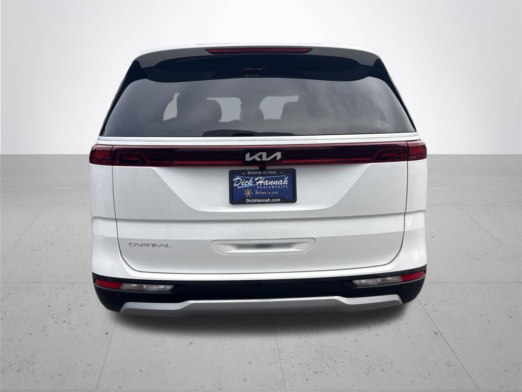 Used 2024 Kia Carnival LX FWD image 8