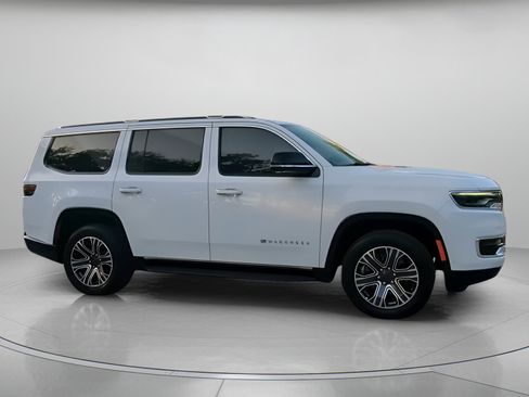 Used 2023 Jeep Wagoneer 4WD w/ Premium Group I image 34