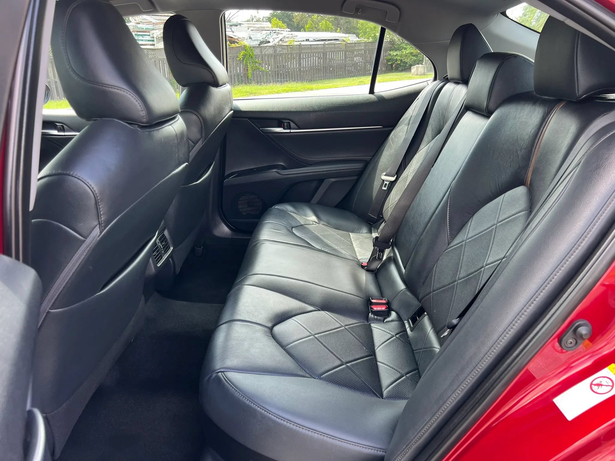 Used 2018 Toyota Camry XLE FWD image 18