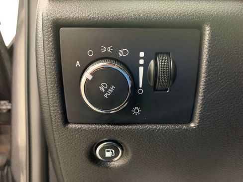 Used 2019 Jeep Grand Cherokee Limited AWD/4WD image 14