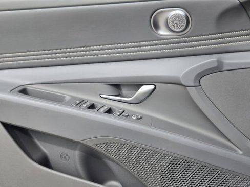 Certified 2026 Hyundai Elantra SEL Sport Premium FWD image 23