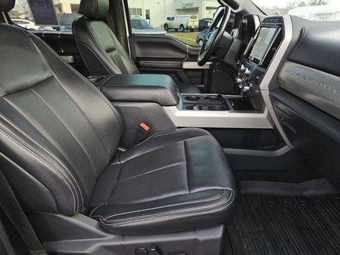 Used 2022 Ford F250 Lariat w/ Tremor Off-Road Package image 32