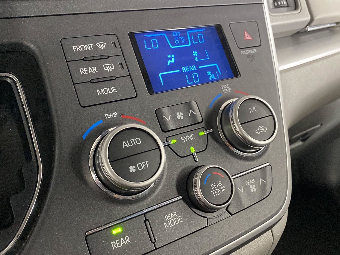 Used 2020 Toyota Sienna LE AWD/4WD image 14