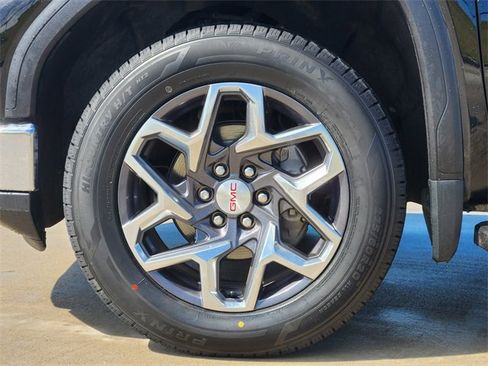 Certified 2023 GMC Sierra 1500 SLT image 11