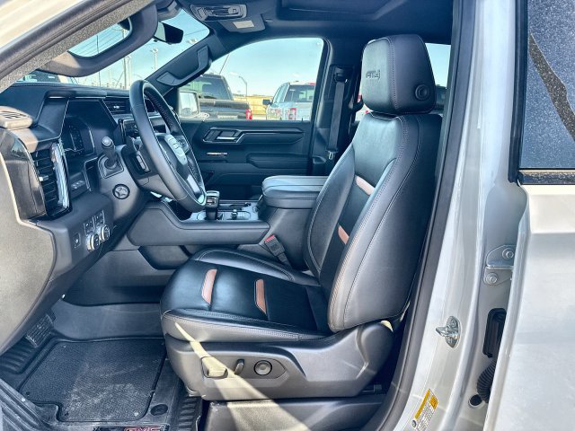 Used 2025 GMC Sierra 1500 AT4 w/ Technology Package AWD/4WD image 11
