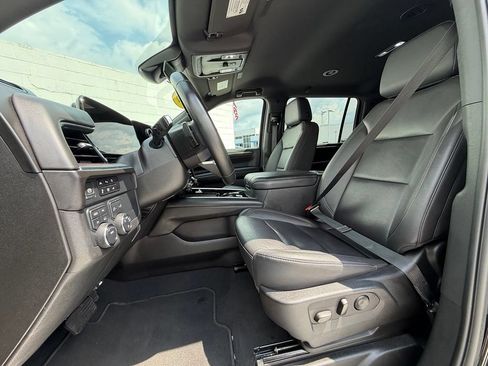 Used 2025 Chevrolet Suburban LT AWD/4WD image 20