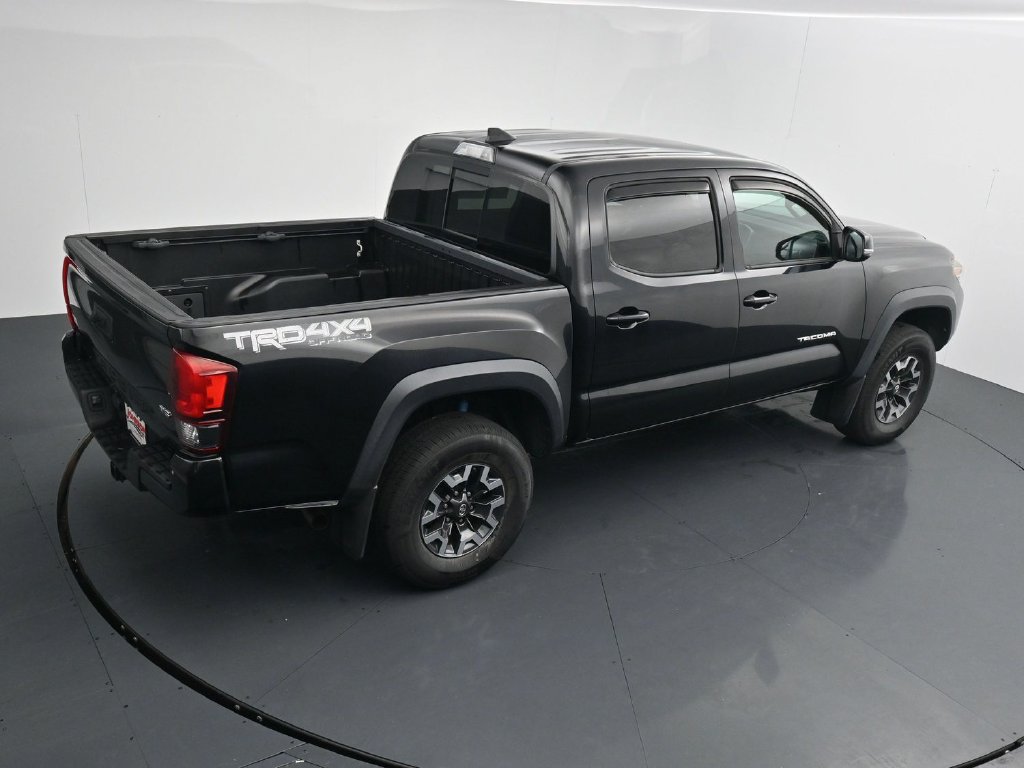 Used 2018 Toyota Tacoma TRD Off-Road w/ Technology Package AWD/4WD image 30