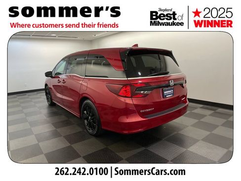 Used 2024 Honda Odyssey Sport image 3