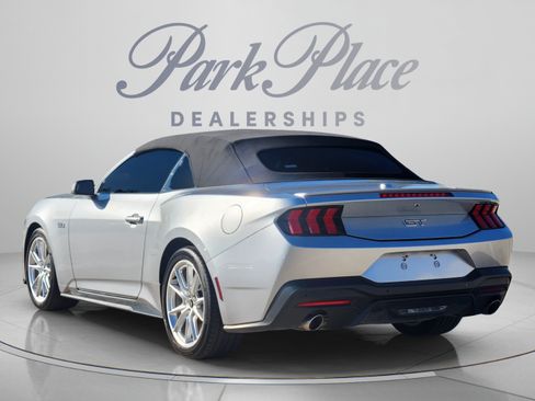 Used 2025 Ford Mustang GT Premium RWD image 3