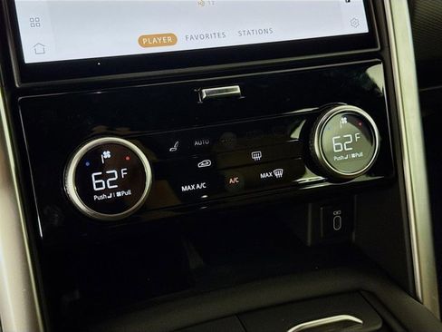 New 2026 Land Rover Discovery Limited Edition image 18