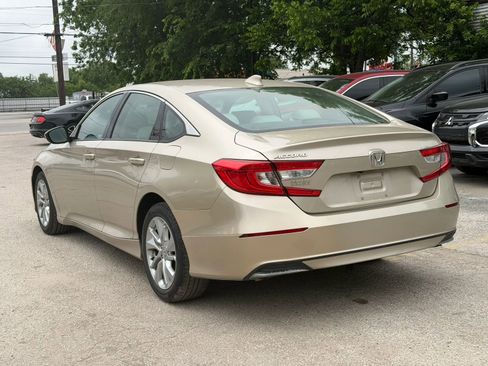 Used 2018 Honda Accord LX image 7
