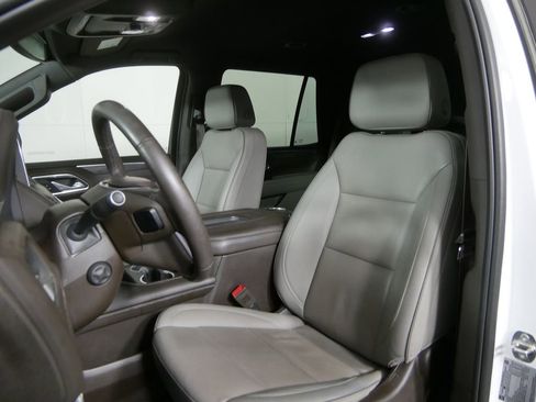 Used 2022 GMC Yukon SLT image 9