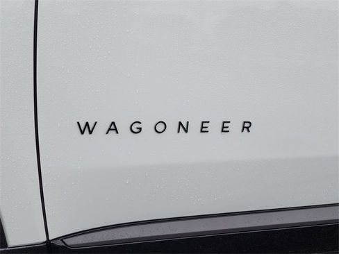 Used 2025 Jeep Wagoneer S Limited image 10