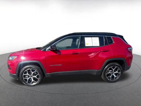 Used 2025 Jeep Compass Limited image 9