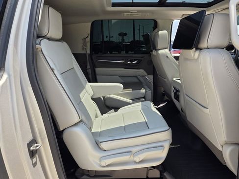 Used 2021 GMC Yukon XL Denali w/ Denali Premium Package RWD image 16