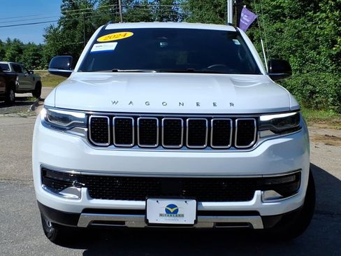 Used 2024 Jeep Wagoneer L Series III w/ Flexible Seating Group AWD/4WD image 8