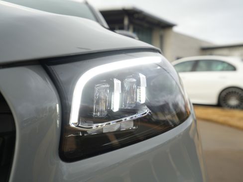 New 2026 Mercedes-Benz GLS 450 4MATIC image 12