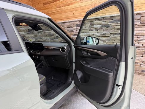 Used 2024 Chevrolet TrailBlazer ACTIV w/ Driver Confidence Package AWD/4WD image 33