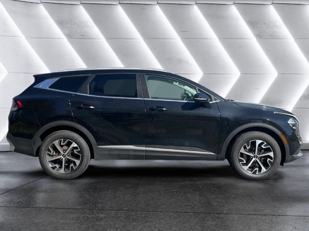 Used 2023 Kia Sportage EX AWD/4WD image 8