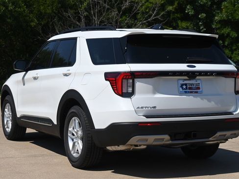 New 2025 Ford Explorer Active w/ Active Comfort Package image 28