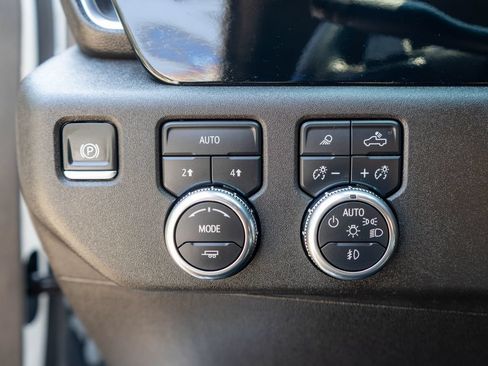 Used 2024 GMC Sierra 1500 Elevation w/ Elevation Premium Package AWD/4WD image 17
