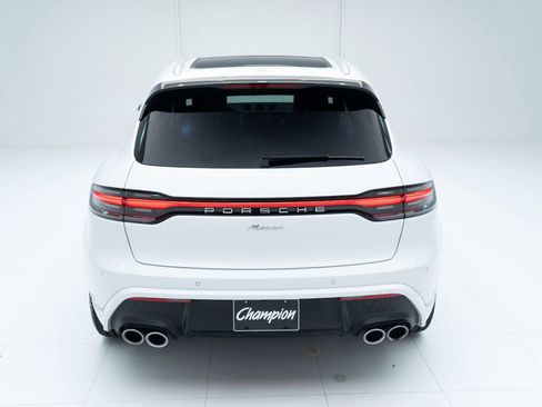 Certified 2025 Porsche Macan image 10