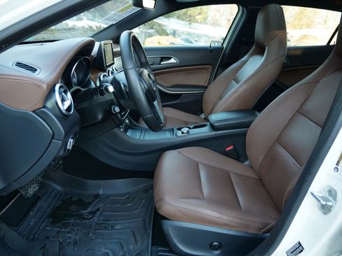 Used 2015 Mercedes-Benz GLA 250 4MATIC image 22