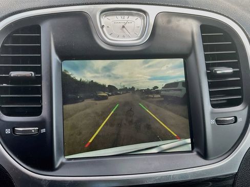 Used 2021 Chrysler 300 Touring L RWD image 13
