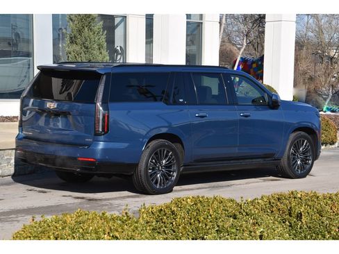 Certified 2025 Cadillac Escalade ESV Sport Platinum w/ LPO, Floor Liner Package image 4